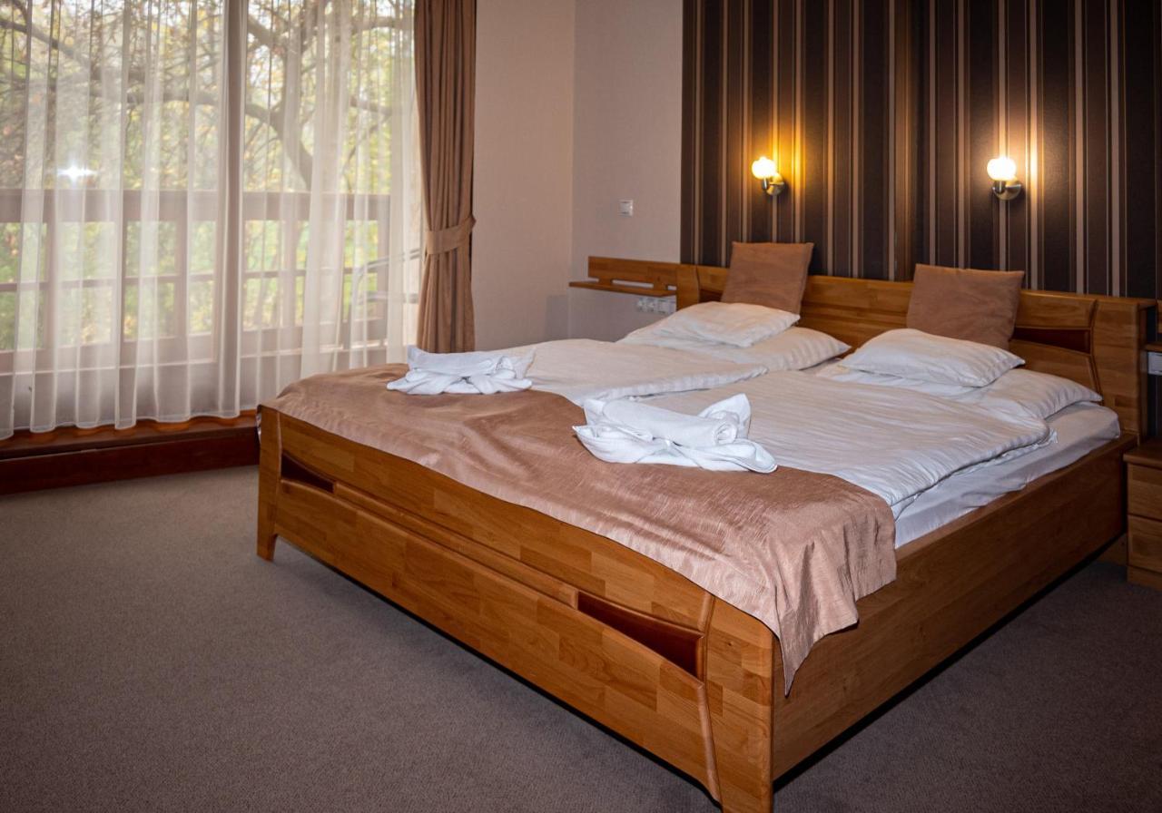 Atryum Hotel Szolnok Eksteriør bilde