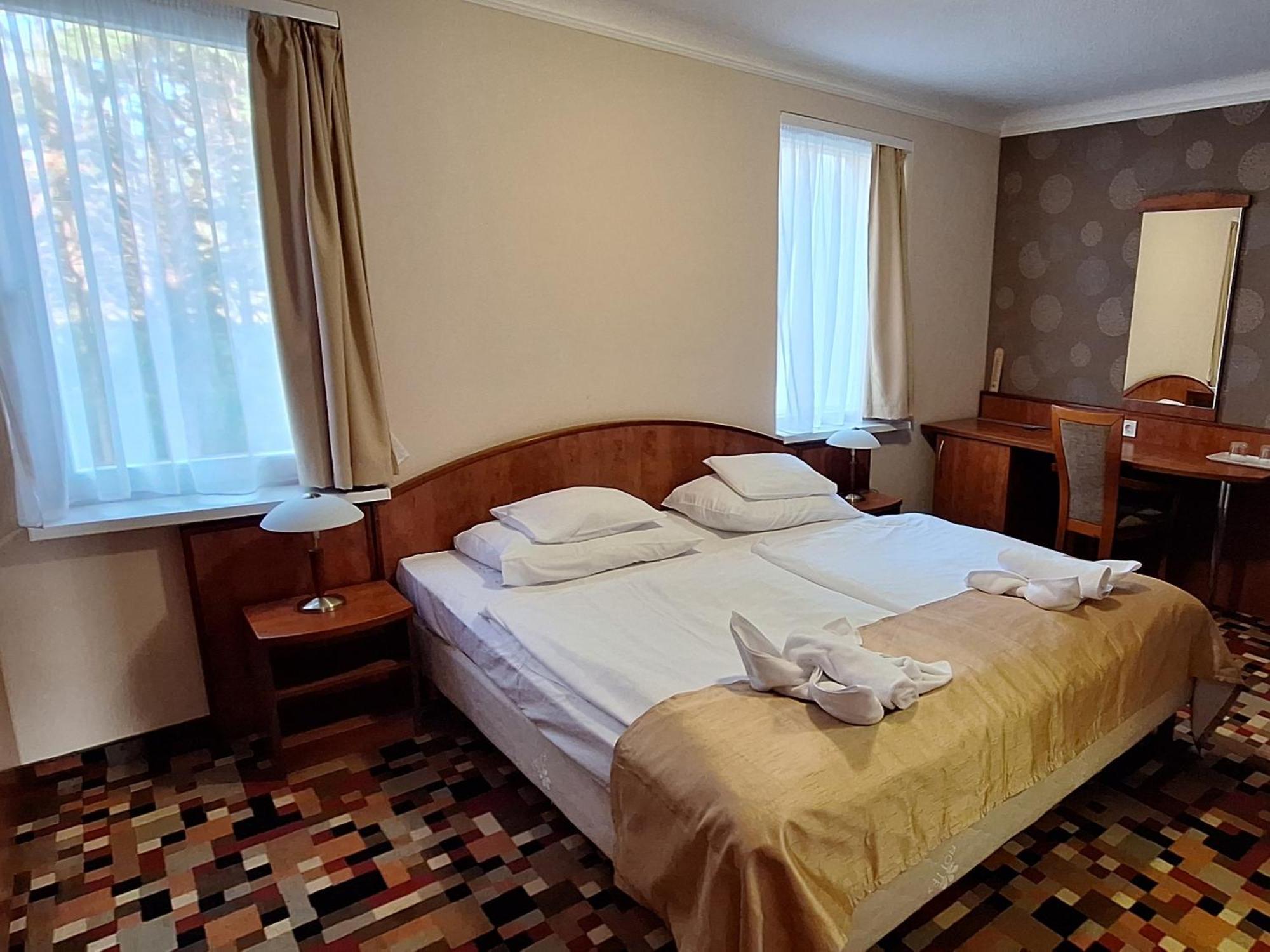 Atryum Hotel Szolnok Eksteriør bilde