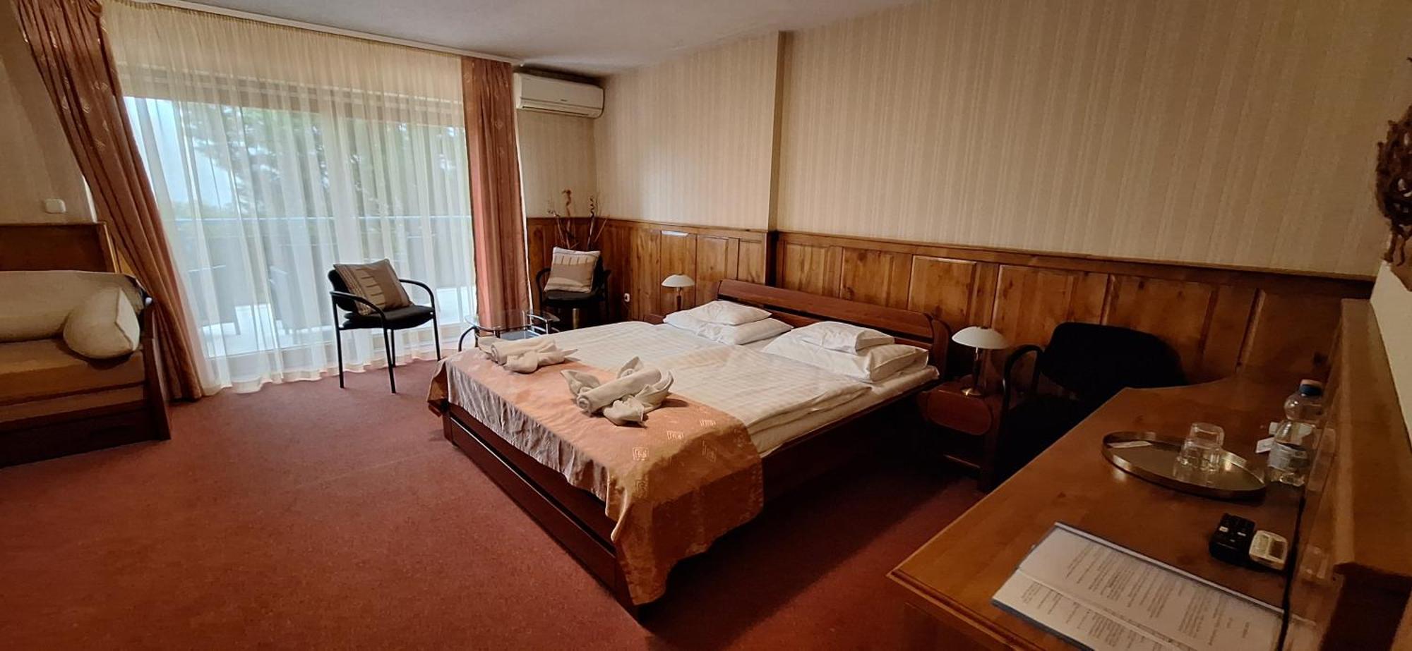 Atryum Hotel Szolnok Eksteriør bilde