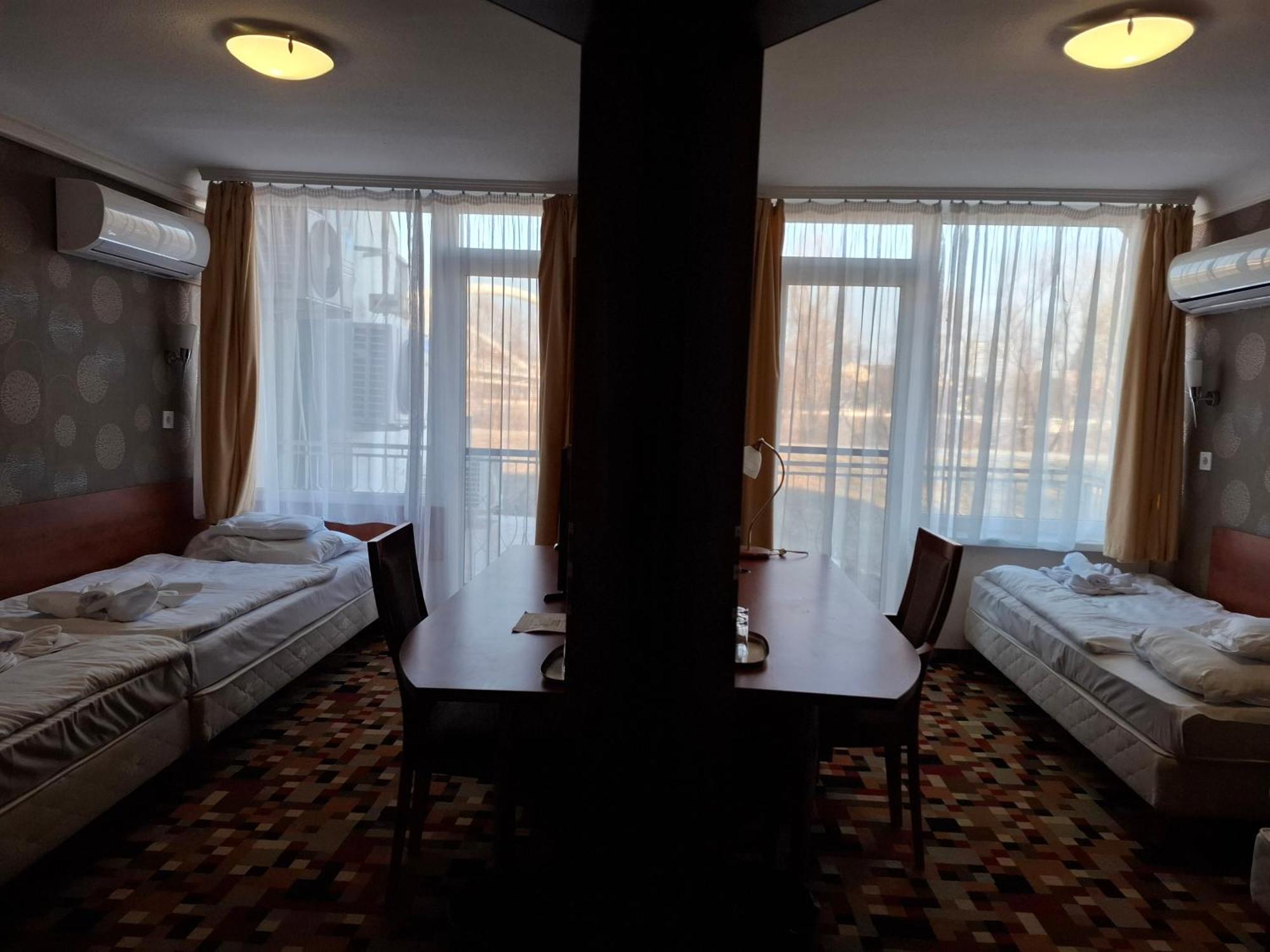 Atryum Hotel Szolnok Eksteriør bilde