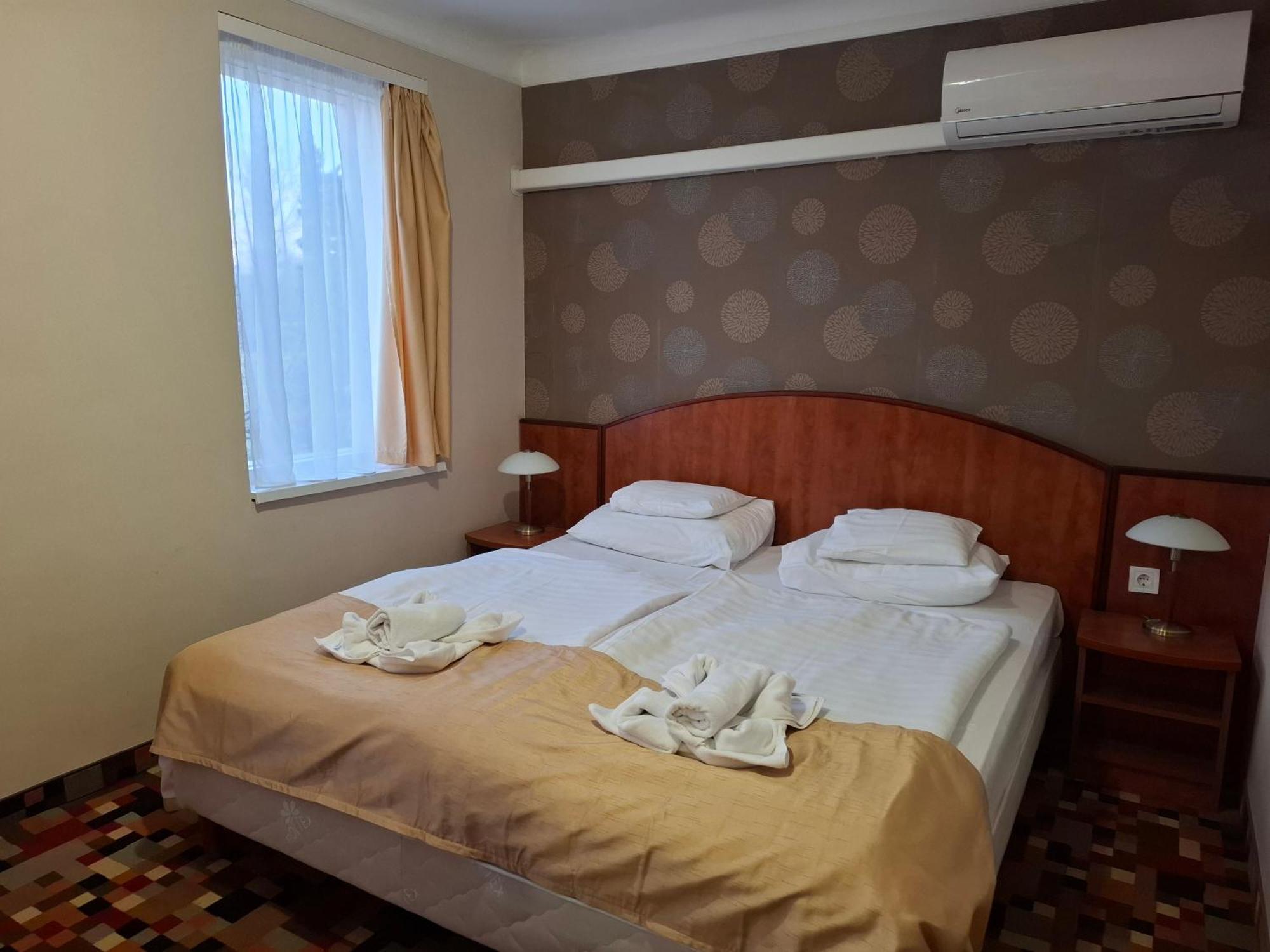 Atryum Hotel Szolnok Eksteriør bilde