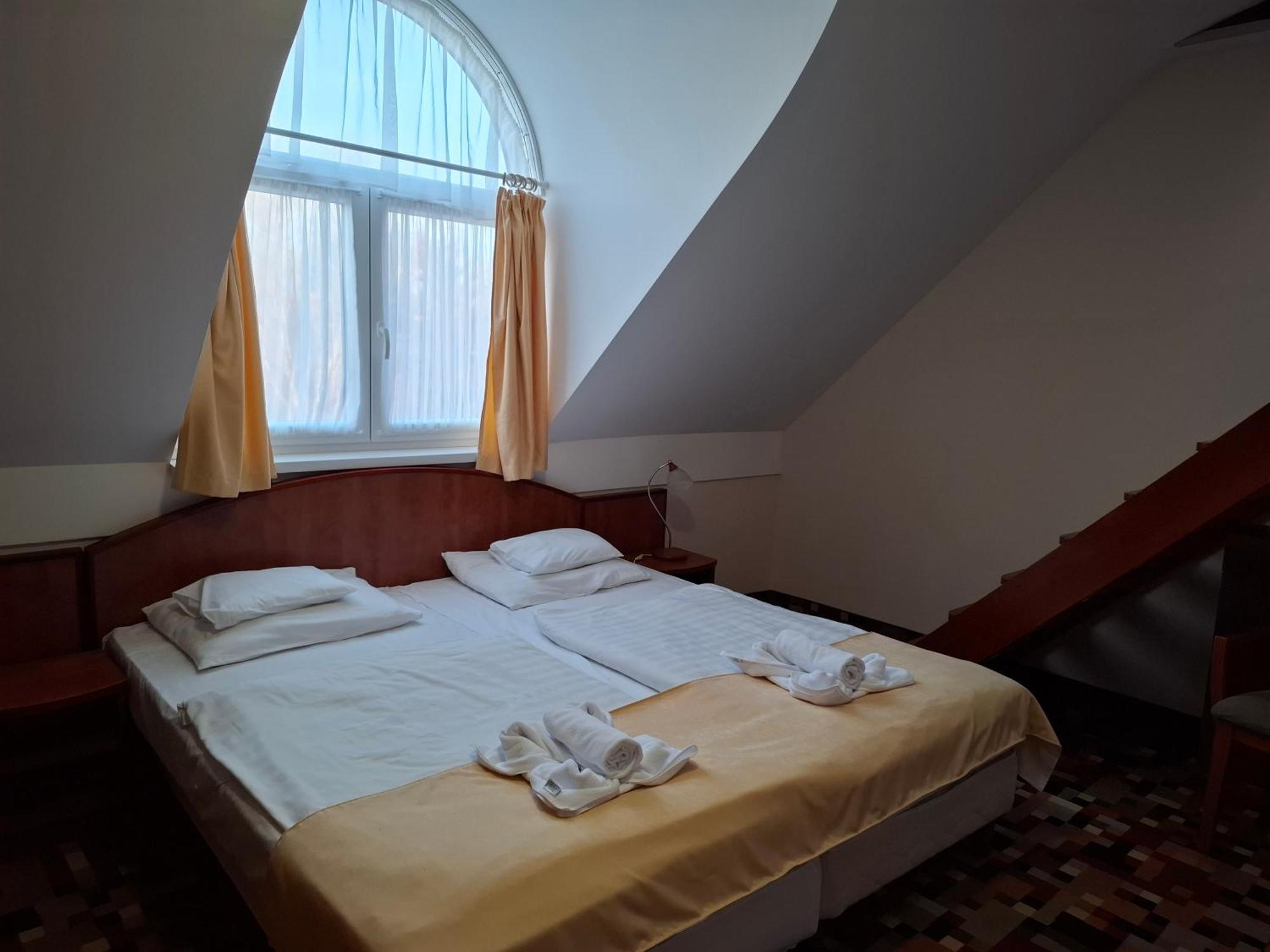 Atryum Hotel Szolnok Eksteriør bilde